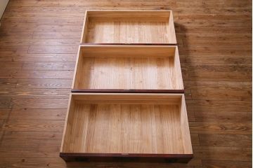 中古　岩谷堂箪笥　特注品　収納力と存在感抜群!大迫力の収納棚(キャビネット、戸棚、茶棚、飾り棚、店舗什器、上下バラ売り可能)(定価約140万円)(R-032938)