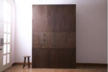 中古　岩谷堂箪笥　特注品　収納力と存在感抜群!大迫力の収納棚(キャビネット、戸棚、茶棚、飾り棚、店舗什器、上下バラ売り可能)(定価約140万円)(R-032938)
