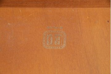 ヴィンテージ家具　リペイント　北欧ビンテージ　G-PLAN(ジープラン)　サニーオーク&チャイニーズホワイト　レトロモダンなダブルチェスト(サイドボード)