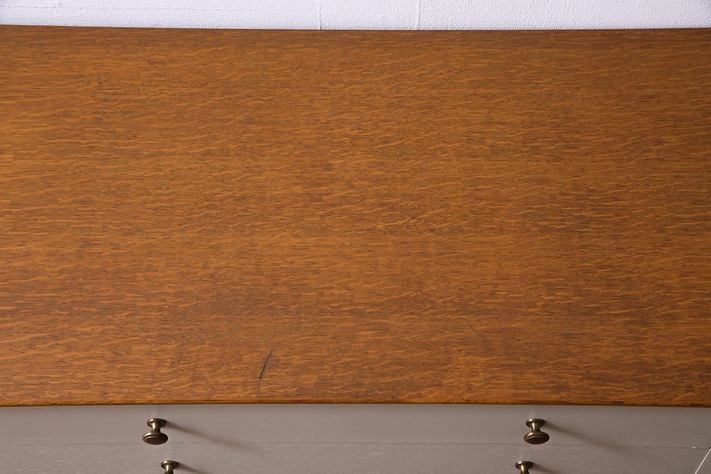 ヴィンテージ家具　リペイント　北欧ビンテージ　G-PLAN(ジープラン)　サニーオーク&チャイニーズホワイト　レトロモダンなダブルチェスト(サイドボード)