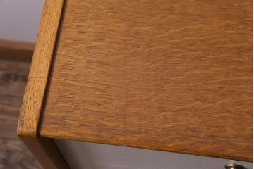 ヴィンテージ家具　リペイント　北欧ビンテージ　G-PLAN(ジープラン)　サニーオーク&チャイニーズホワイト　レトロモダンなダブルチェスト(サイドボード)