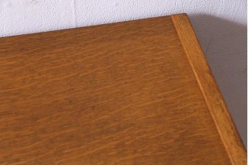 ヴィンテージ家具　リペイント　北欧ビンテージ　G-PLAN(ジープラン)　サニーオーク&チャイニーズホワイト　レトロモダンなダブルチェスト(サイドボード)