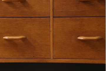 ヴィンテージ家具　リペイント　北欧ビンテージ　G-PLAN(ジープラン)　サニーオーク&チャイニーズホワイト　レトロモダンなダブルチェスト(サイドボード)