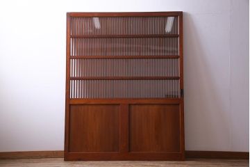 和製アンティーク　ケヤキ・ヒノキ　漆塗りが上品な印象与えるガラス入り格子蔵戸(建具、引き戸、玄関戸)