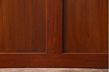 和製アンティーク　ケヤキ・ヒノキ　漆塗りが上品な印象与えるガラス入り格子蔵戸(建具、引き戸、玄関戸)