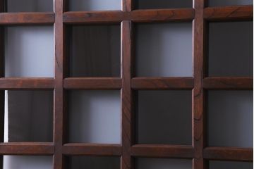 和製アンティーク　明治大正期　総ケヤキ材で作られた和モダンな印象のガラス入り蔵戸(建具、引き戸、玄関戸)
