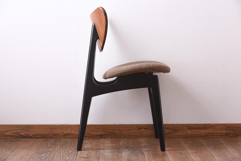 ヴィンテージ家具　北欧ビンテージ　G-PLAN(ジープラン)　ミッドセンチュリーな雰囲気が格好いいバタフライチェア(ダイニングチェア)