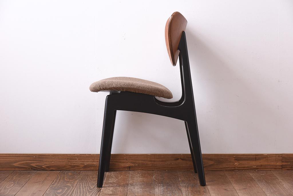 ヴィンテージ家具　北欧ビンテージ　G-PLAN(ジープラン)　ミッドセンチュリーな雰囲気が格好いいバタフライチェア(ダイニングチェア)