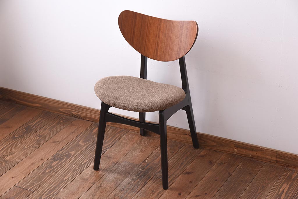 ヴィンテージ家具　北欧ビンテージ　G-PLAN(ジープラン)　ミッドセンチュリーな雰囲気が格好いいバタフライチェア(ダイニングチェア)