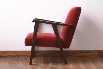アンティーク家具　和製アンティーク　ナラ材　落ち着いた赤い座面が存在感を放つ一人掛けソファ(アームチェア)