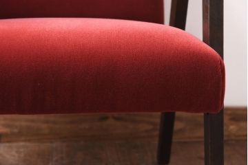 アンティーク家具　和製アンティーク　ナラ材　落ち着いた赤い座面が存在感を放つ一人掛けソファ(アームチェア)(1)