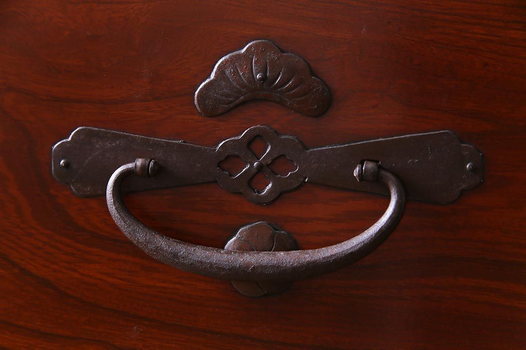 アンティーク家具　和製アンティーク　前面ケヤキ材　上品な和の雰囲気漂う会津箪笥(重ね箪笥、衣装箪笥)