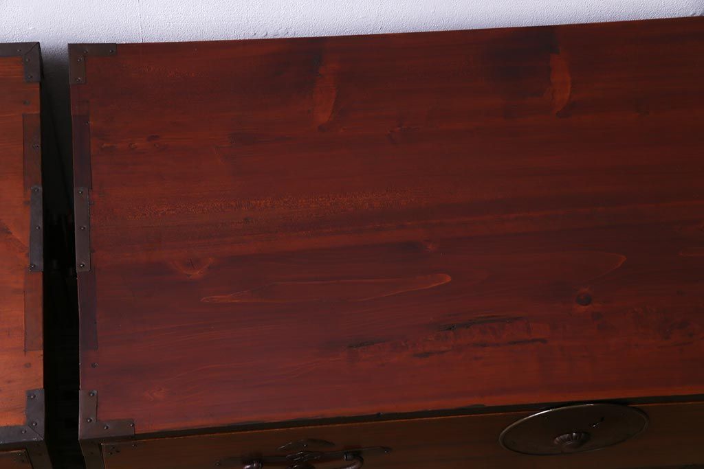 アンティーク家具　和製アンティーク　前面ケヤキ材　上品な和の雰囲気漂う会津箪笥(重ね箪笥、衣装箪笥)