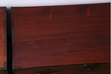 アンティーク家具　和製アンティーク　前面ケヤキ材　上品な和の雰囲気漂う会津箪笥(重ね箪笥、衣装箪笥)