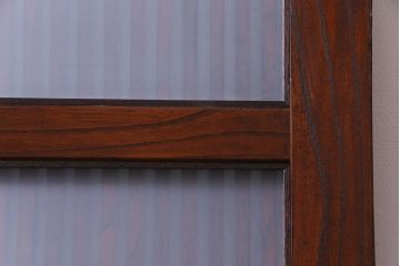 和製アンティーク　総ケヤキ材　漆塗り　赤みを帯びた木肌が味わい深いガラス入り蔵戸(建具、引き戸、玄関戸)