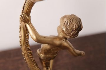 フランスビンテージ　青銅製　花のようなシェードと子供が愛らしいテーブルランプ(スタンドライト)