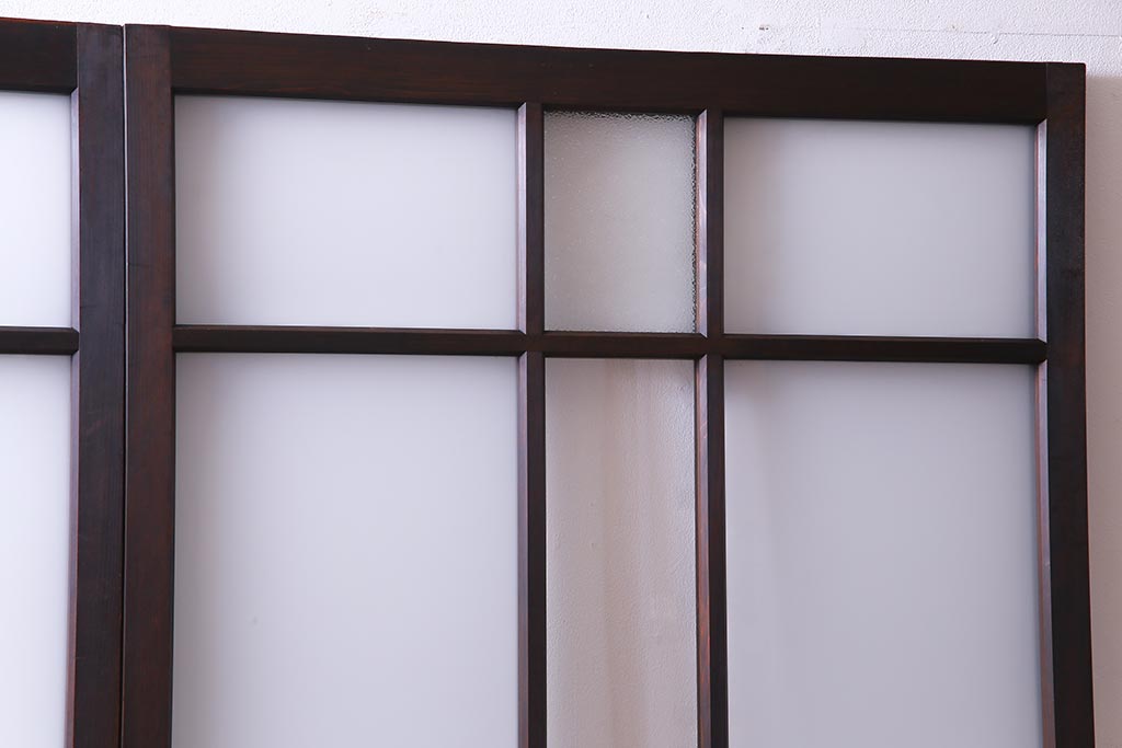 和製アンティーク　昭和初期　ダイヤガラス入り　和モダンな雰囲気漂う味わい深いガラス戸2枚セット(建具、引き戸)