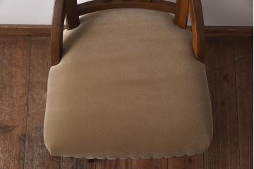 レトロ家具　ナラ材　柔らかな雰囲気が愛らしいレトロな回転チェア(回転椅子、イス)