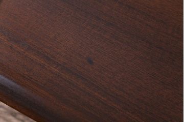 ヴィンテージ家具　ビンテージ　細身の脚のシンプルなセンターテーブル(ローテーブル)