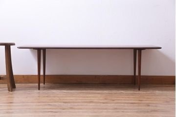 ヴィンテージ家具　ビンテージ　細身の脚のシンプルなセンターテーブル(ローテーブル)