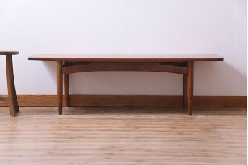 ヴィンテージ家具　北欧ビンテージ　曲線と直線のバランスがおしゃれなセンターテーブル(ローテーブル)