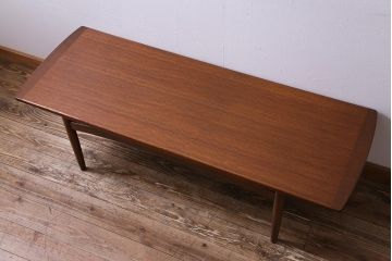ヴィンテージ家具　北欧ビンテージ　曲線と直線のバランスがおしゃれなセンターテーブル(ローテーブル)