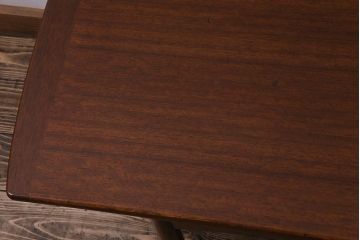 ヴィンテージ家具　北欧ビンテージ　曲線と直線のバランスがおしゃれなセンターテーブル(ローテーブル)