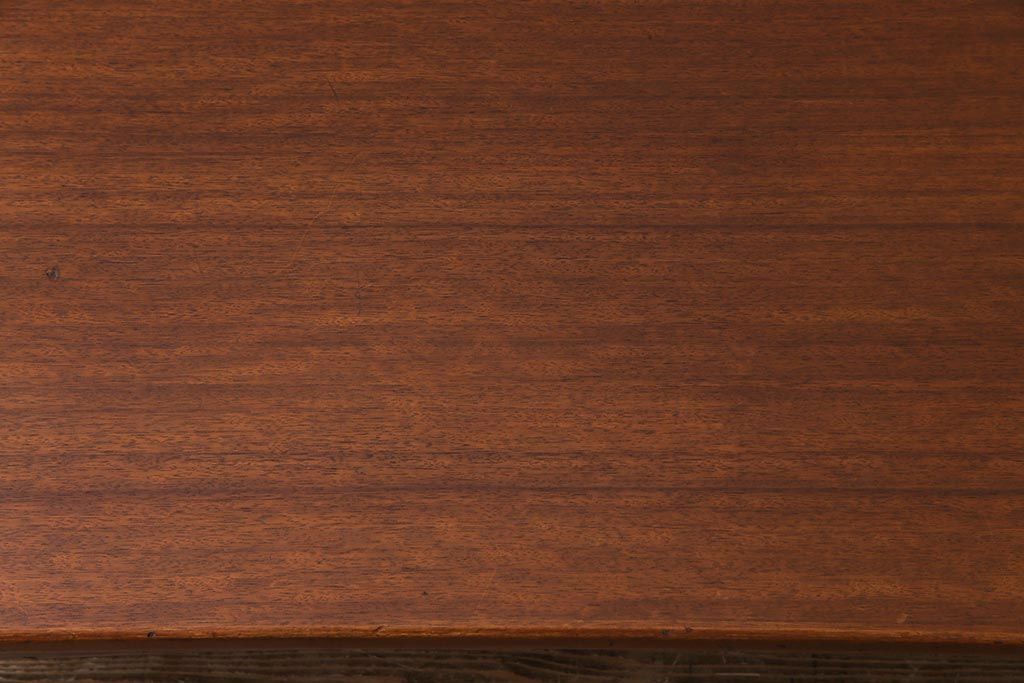 ヴィンテージ家具　北欧ビンテージ　曲線と直線のバランスがおしゃれなセンターテーブル(ローテーブル)