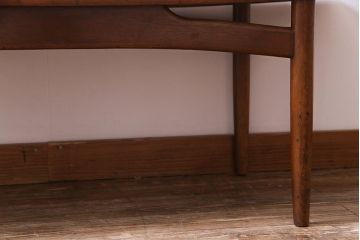 ヴィンテージ家具　北欧ビンテージ　曲線と直線のバランスがおしゃれなセンターテーブル(ローテーブル)