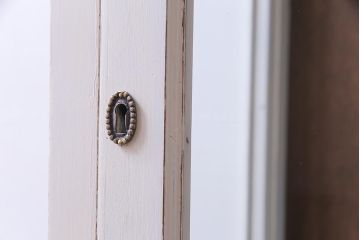 フランスアンティーク　ペイント家具　シャビーシックな雰囲気漂うガラスケース(陳列棚)
