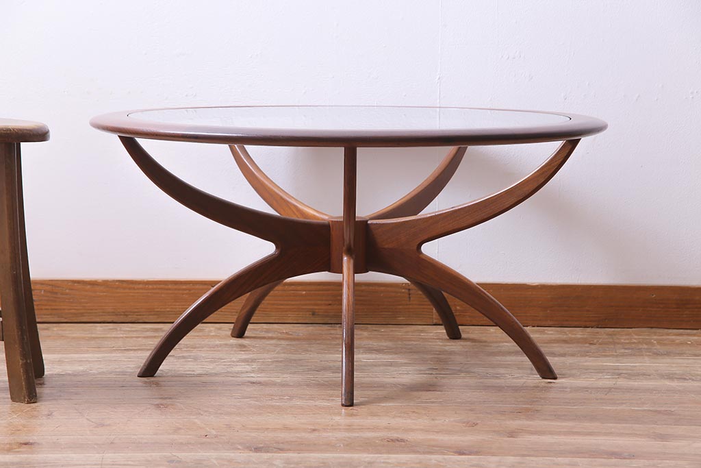 ヴィンテージ家具　北欧ビンテージ　G-plan(ジープラン)　チーク材　スタイリッシュな存在感を放つスパイダーコーヒーテーブル(センターテーブル)