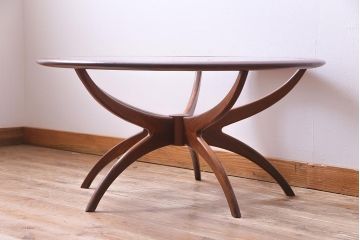ヴィンテージ家具　北欧ビンテージ　G-plan(ジープラン)　チーク材　スタイリッシュな存在感を放つスパイダーコーヒーテーブル(センターテーブル)