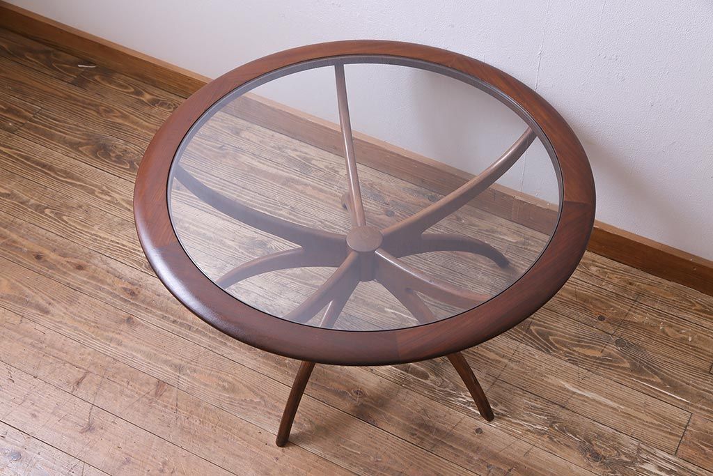ヴィンテージ家具　北欧ビンテージ　G-plan(ジープラン)　チーク材　スタイリッシュな存在感を放つスパイダーコーヒーテーブル(センターテーブル)