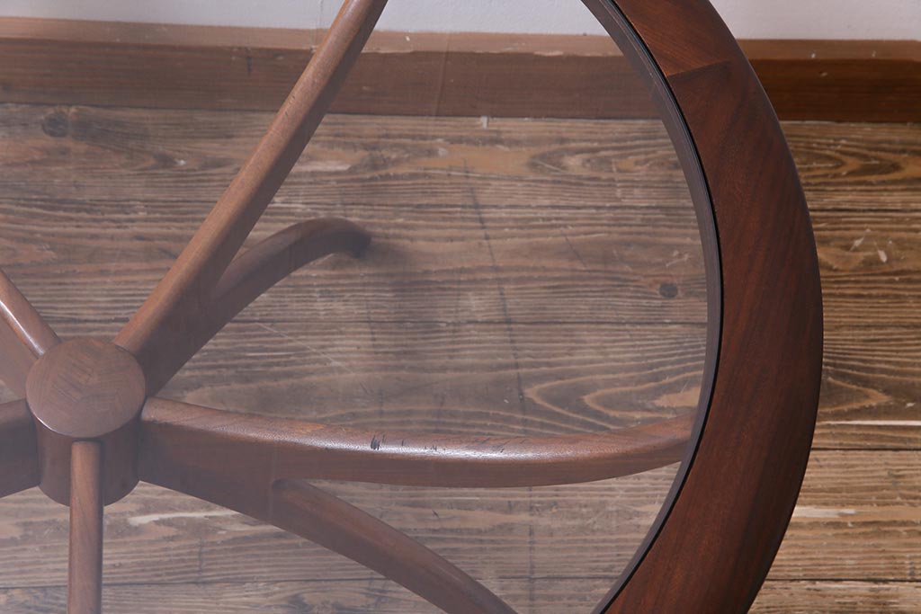 ヴィンテージ家具　北欧ビンテージ　G-plan(ジープラン)　チーク材　スタイリッシュな存在感を放つスパイダーコーヒーテーブル(センターテーブル)