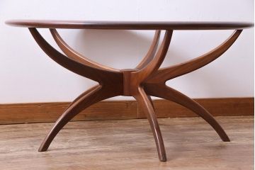 ヴィンテージ家具　北欧ビンテージ　G-plan(ジープラン)　チーク材　スタイリッシュな存在感を放つスパイダーコーヒーテーブル(センターテーブル)