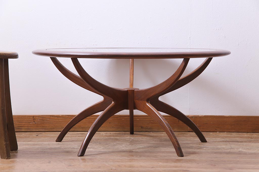 ヴィンテージ家具　北欧ビンテージ　G-plan(ジープラン)　チーク材　スタイリッシュな存在感を放つスパイダーコーヒーテーブル(センターテーブル)