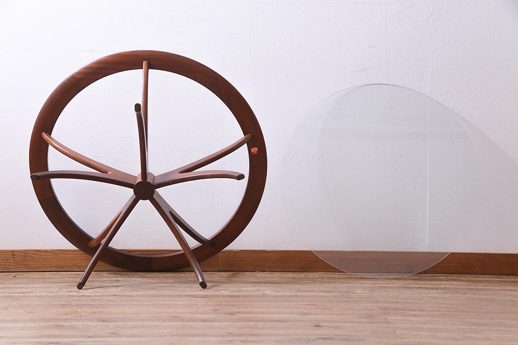 ヴィンテージ家具　北欧ビンテージ　G-plan(ジープラン)　チーク材　スタイリッシュな存在感を放つスパイダーコーヒーテーブル(センターテーブル)