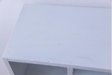 リメイク家具　ペイント　シャビーシックな雰囲気がお洒落なガラス入りマス目棚(ディスプレイ棚、飾り棚、陳列棚、店舗什器)(R-032985)