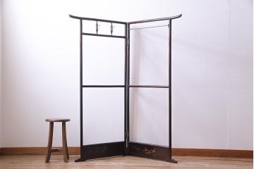 アンティーク雑貨　昭和中期　鶴図柄　フック付き　艶やかな漆塗りが上品な二つ折り衣桁