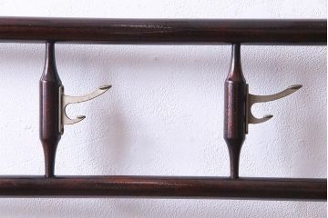 アンティーク雑貨　昭和中期　鶴図柄　フック付き　艶やかな漆塗りが上品な二つ折り衣桁