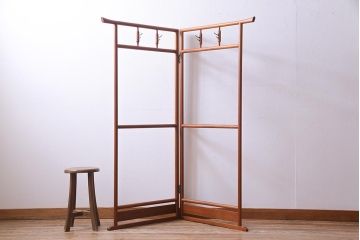 アンティーク雑貨　昭和中期　ニレ材　ナチュラルな雰囲気が取り入れやすい衣桁(ハンガーラック)
