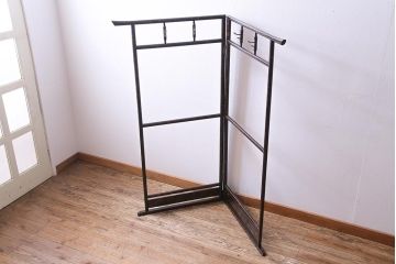 アンティーク雑貨　昭和中期　樹皮の様な模様が美しい上品な衣桁(ハンガーラック)