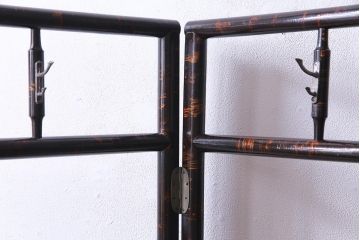 アンティーク雑貨　昭和中期　樹皮の様な模様が美しい上品な衣桁(ハンガーラック)