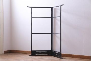アンティーク雑貨　昭和初期　趣漂う松竹梅の図柄が描かれた漆塗りの衣桁(着物掛け)