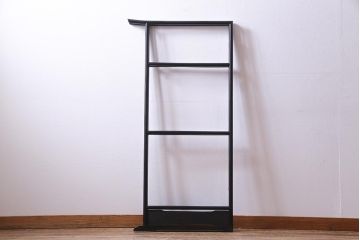 アンティーク雑貨　昭和初期　趣漂う松竹梅の図柄が描かれた漆塗りの衣桁(着物掛け)