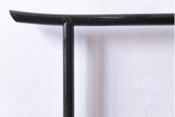 アンティーク雑貨　昭和初期　趣漂う松竹梅の図柄が描かれた漆塗りの衣桁(着物掛け)