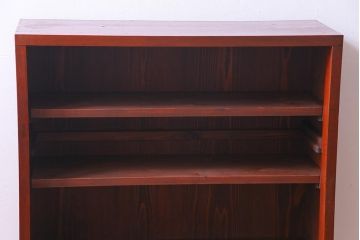 レトロ家具　和製アンティーク　レトロな雰囲気漂う結霜ガラス入りの戸棚(収納棚、食器棚)