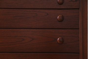 ヴィンテージ家具　イギリスビンテージ　younger社　北欧テイストでスタイリッシュなサイドボード(収納棚)
