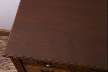 アンティーク家具　フランスアンティーク　ウォールナット材　クラシカルな取っ手がおしゃれなキャスター付きデスク(両袖机)