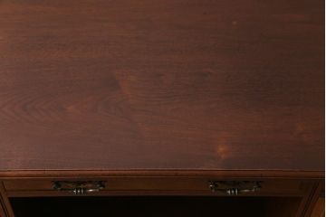 アンティーク家具　フランスアンティーク　ウォールナット材　クラシカルな取っ手がおしゃれなキャスター付きデスク(両袖机)